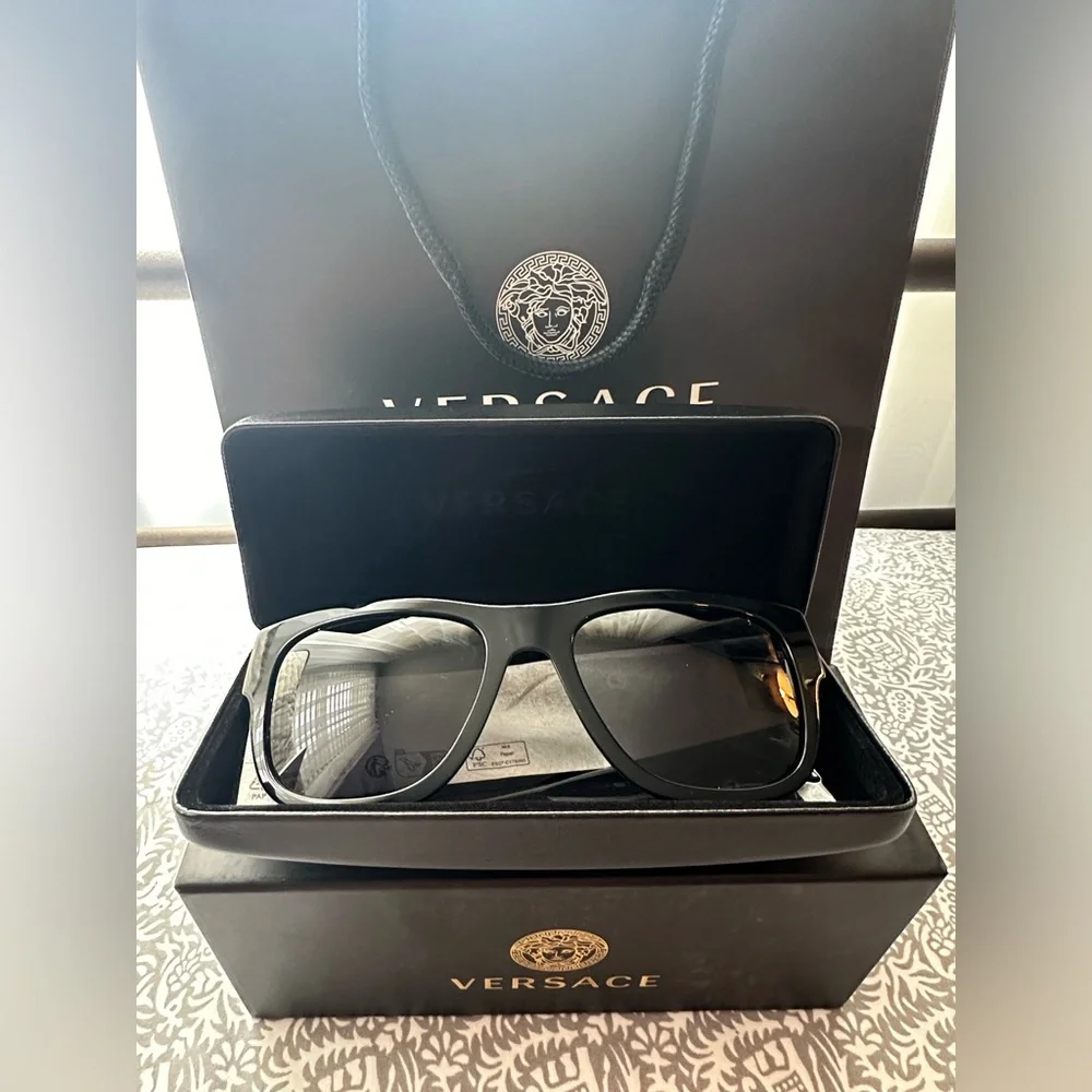 Versace Sunglasses Full Inclusion